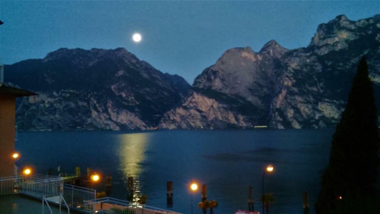 Casa Romani Lake Apartments Torbole Sul Garda Zewnętrze zdjęcie